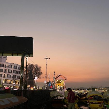 فندق New Manhattan Srīnagar المظهر الخارجي الصورة