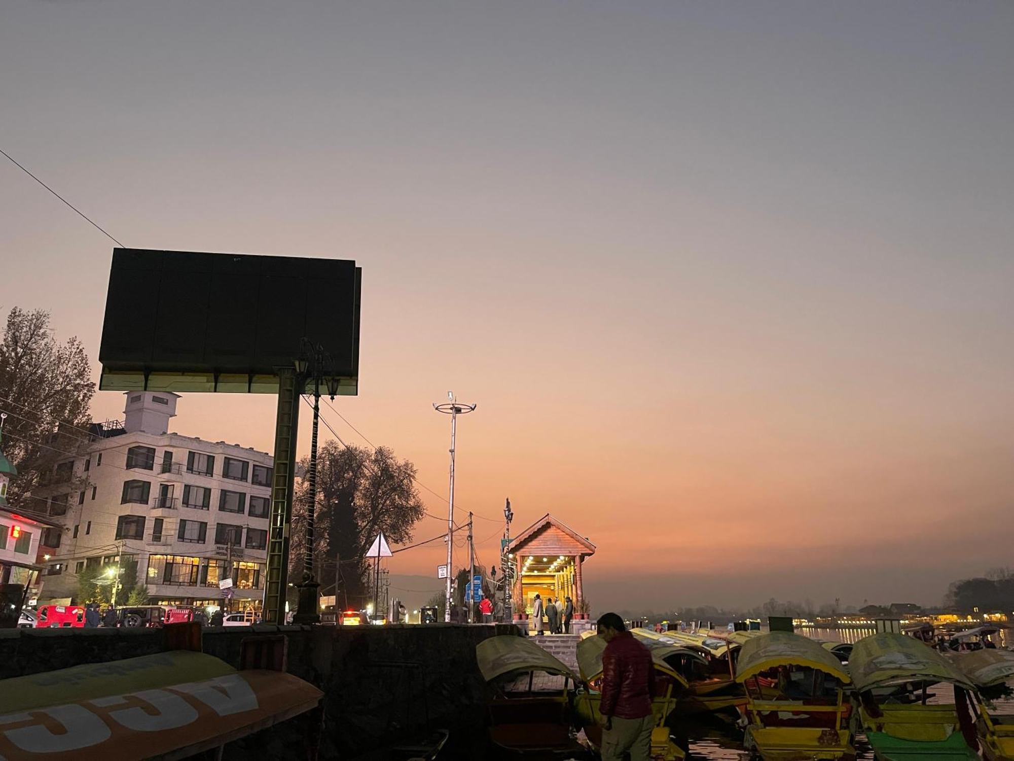 فندق New Manhattan Srīnagar المظهر الخارجي الصورة